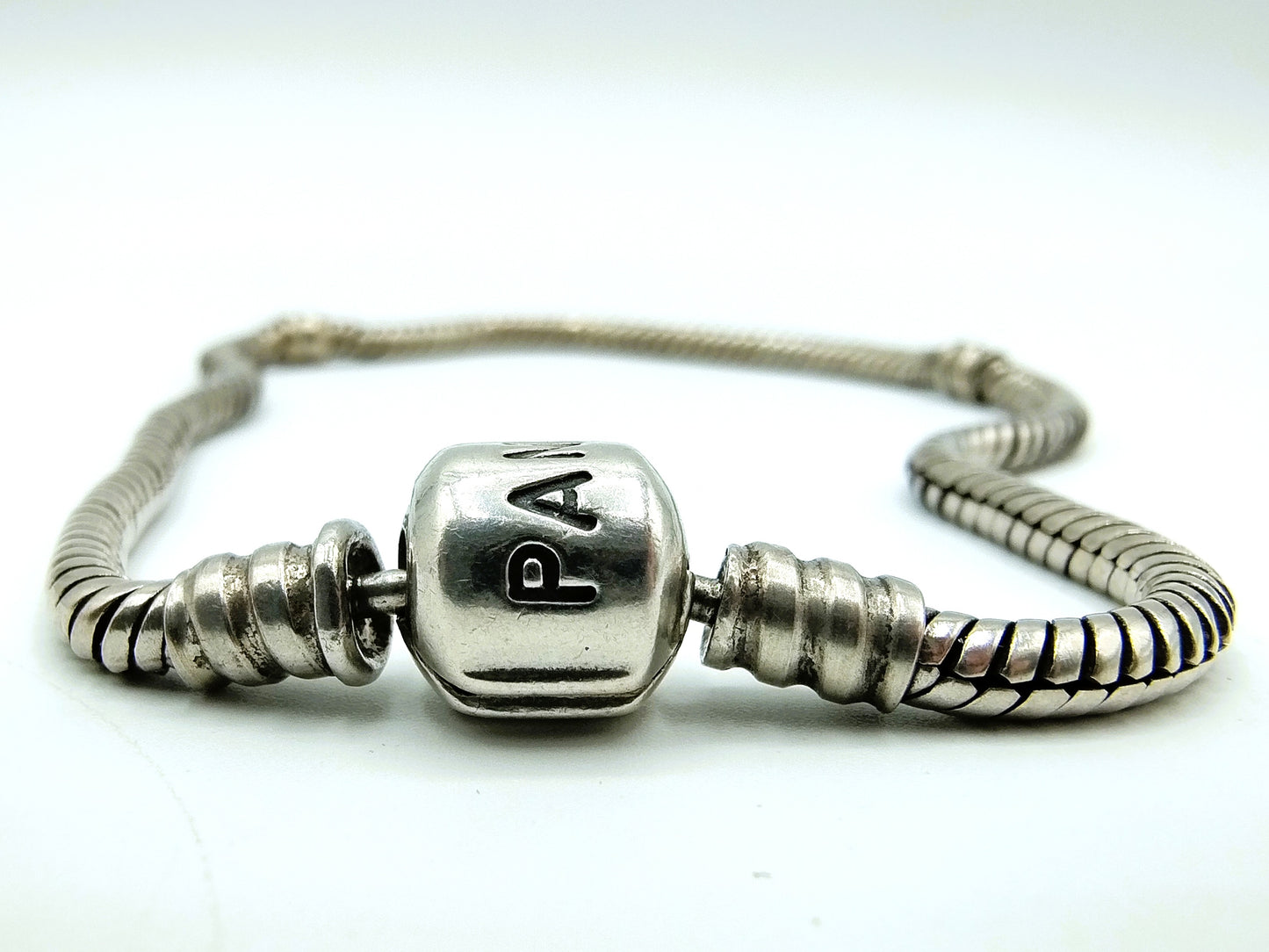 Silver Pandora bracelet, basic, 22.5 cm