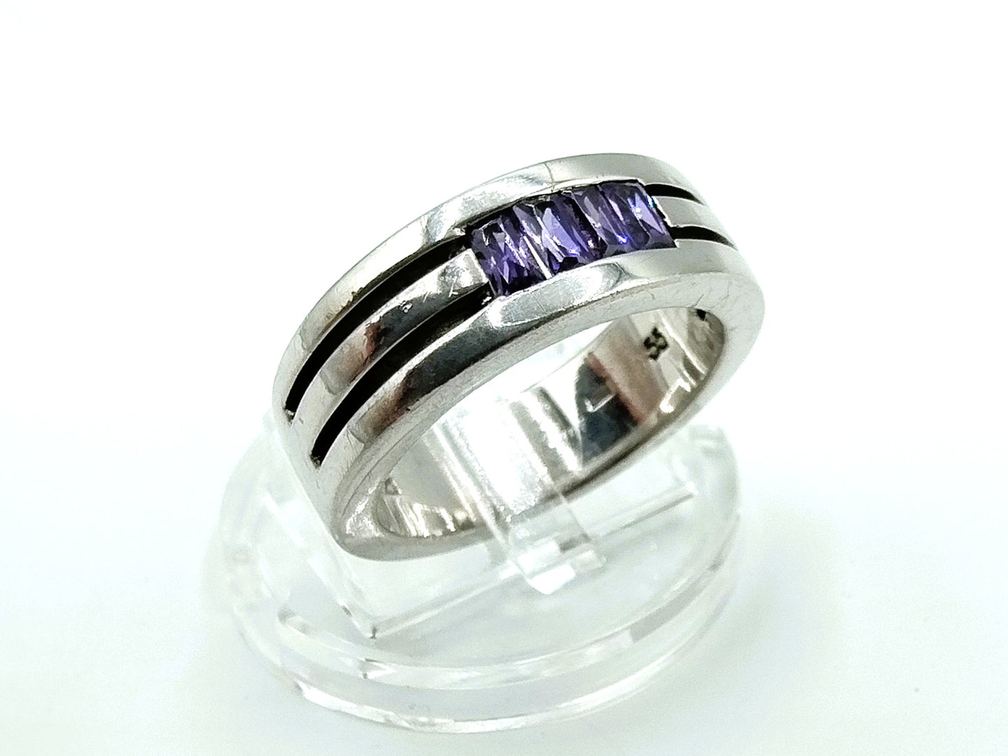 Silver ring with purple zirconia, 17 mm