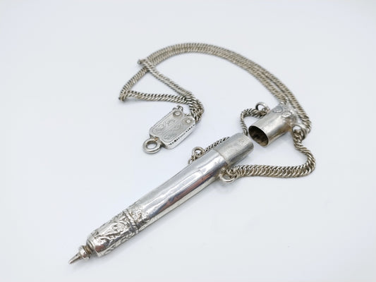 Silver needle case on chain, A. Wijngaarden, Leeuwarden 18th century