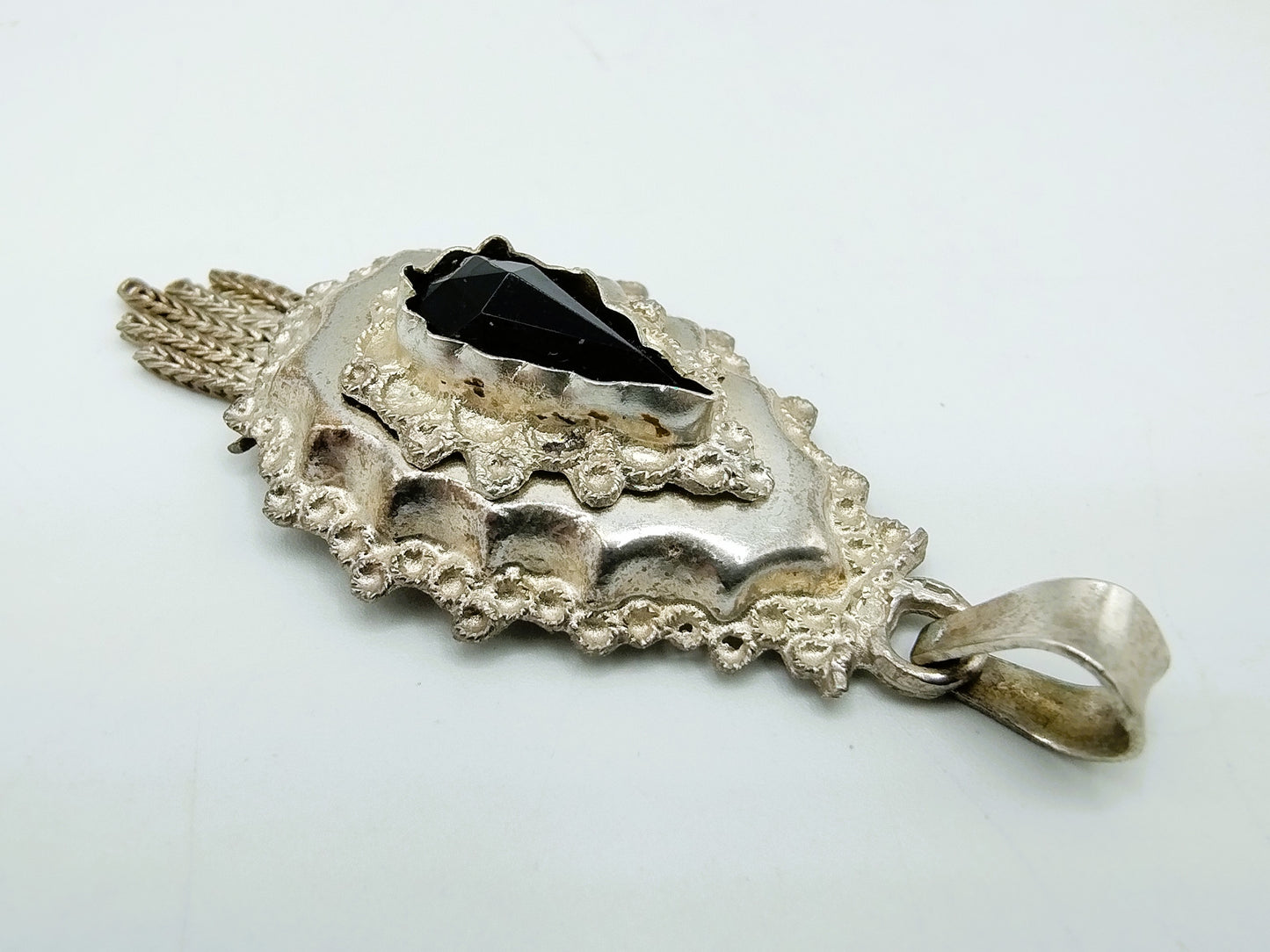 Silver (mourning) costume pendant with jet