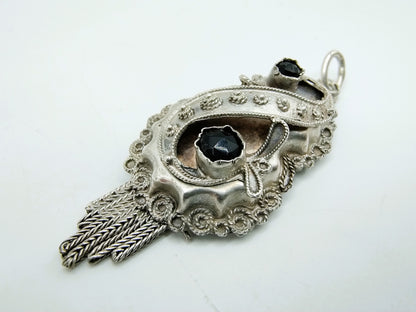 Silver (mourning) costume pendant with jets