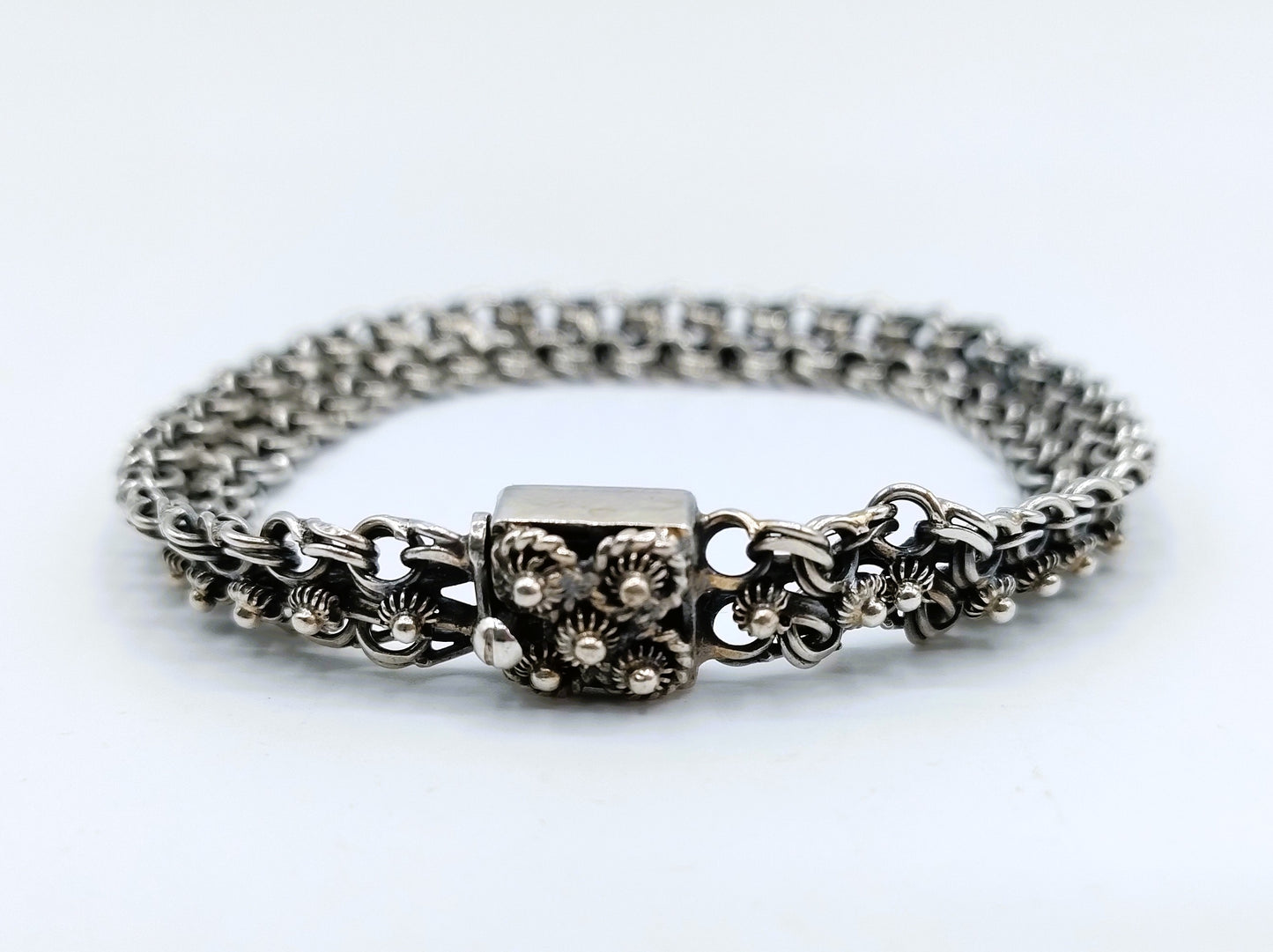 Silver bracelet set with Zeeland buttons, 19.5 cm