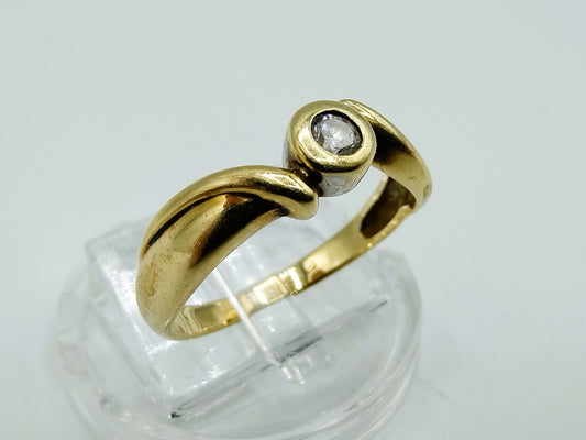 Gold ring with diamond (0.10 ct), 16.5 mm