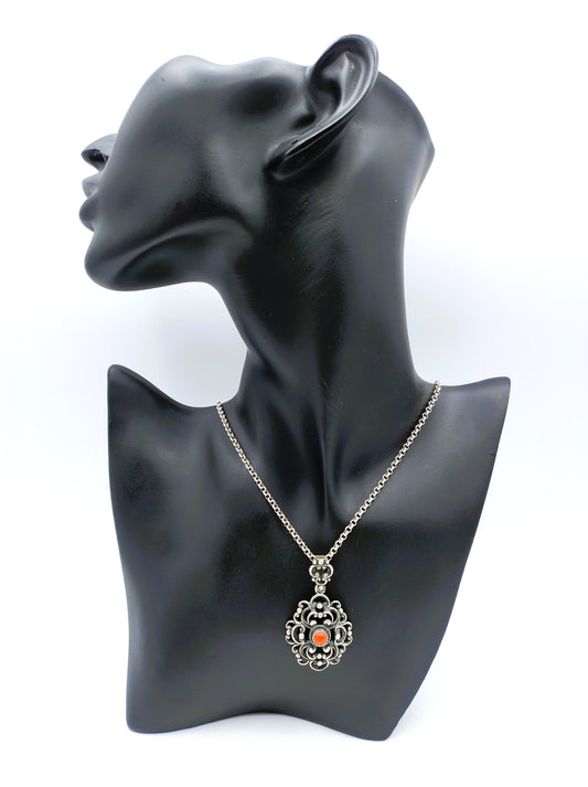 Silver jasseron necklace with vintage pendant including blood coral, 67 cm.