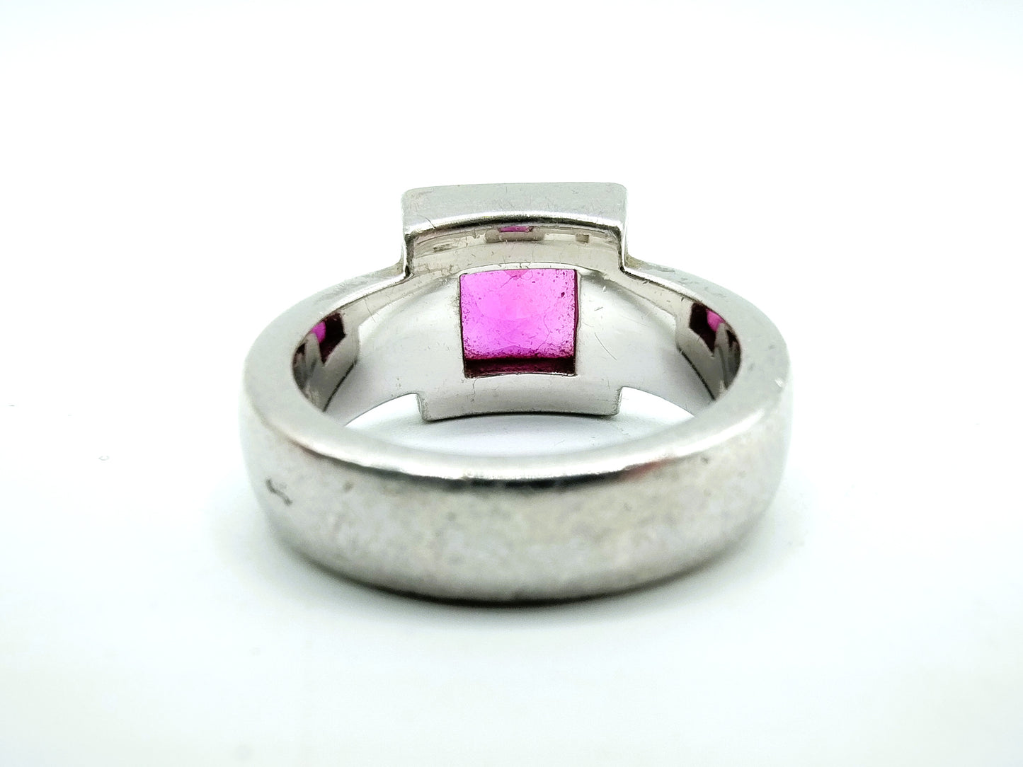 Silver Zinzi ring with red stone, 17.5 mm