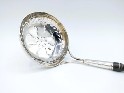 Silver sugar spoon, Hendrik Duller, Amsterdam, 1796