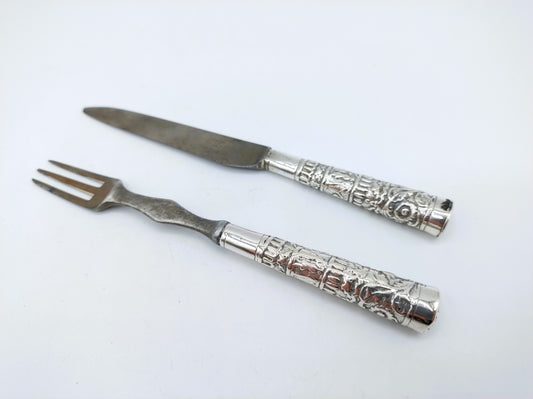 Silver travel cutlery with band decoration, 18th century.