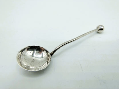 Silver salt spoon, W. Devenport, Birmingham, 1902