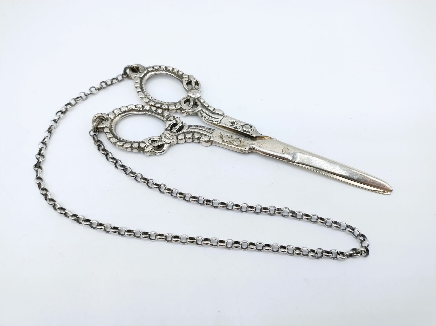 Silver scissors with jasseron chain, France, 18th century