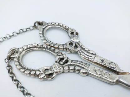 Silver scissors with jasseron chain, France, 18th century