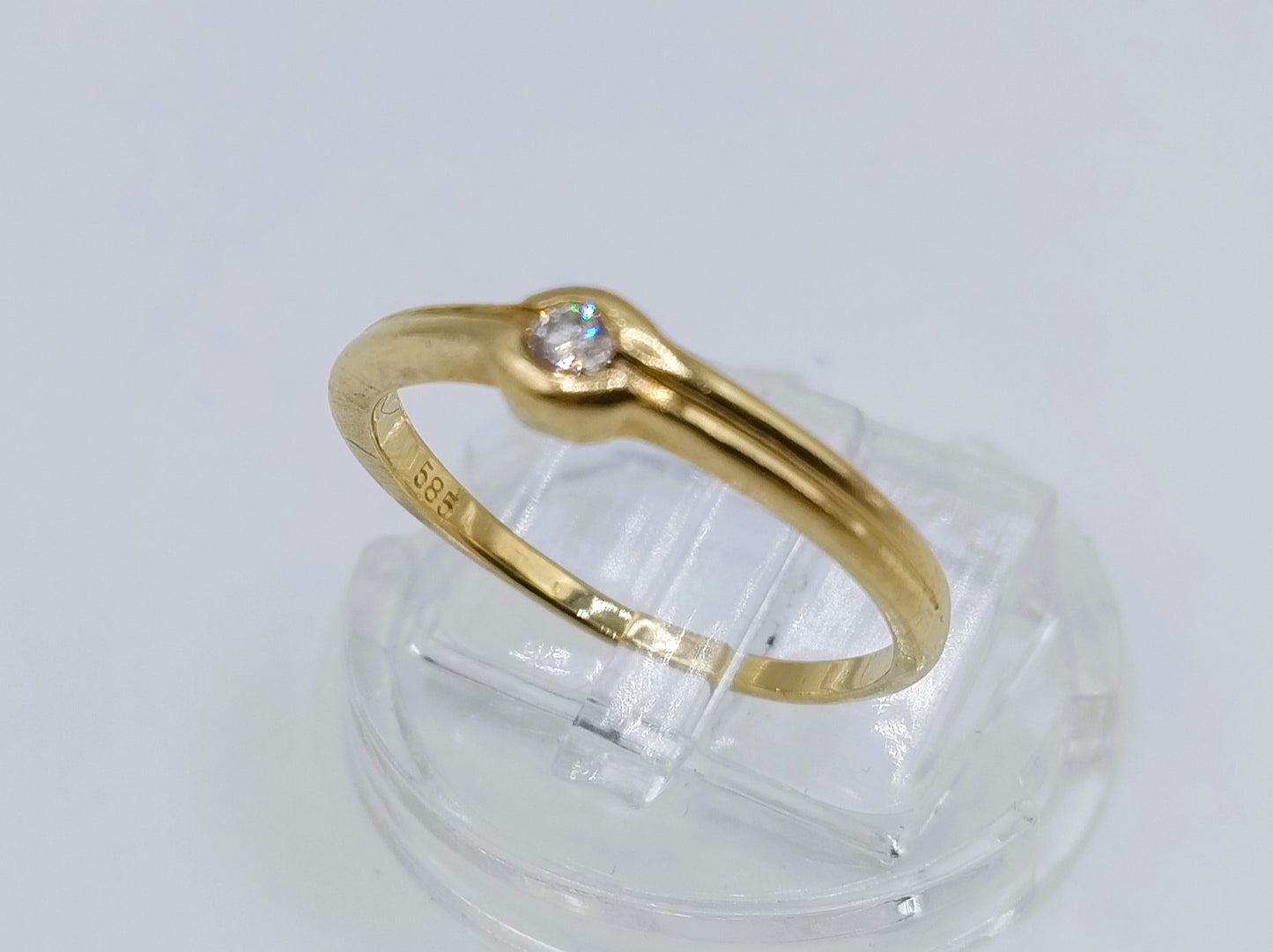 Goldring mit Diamant (0,05 ct), 17,5 mm