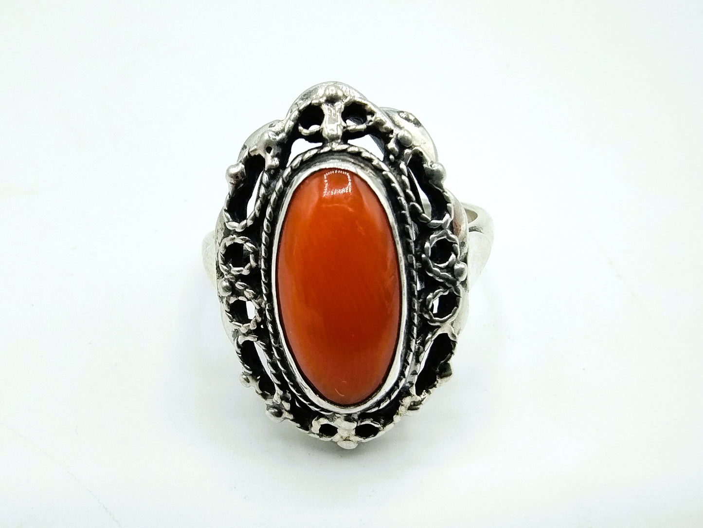 Zilveren ring met bloedkoraal, Jac. de Vaal, Schoonhoven, 19 mm