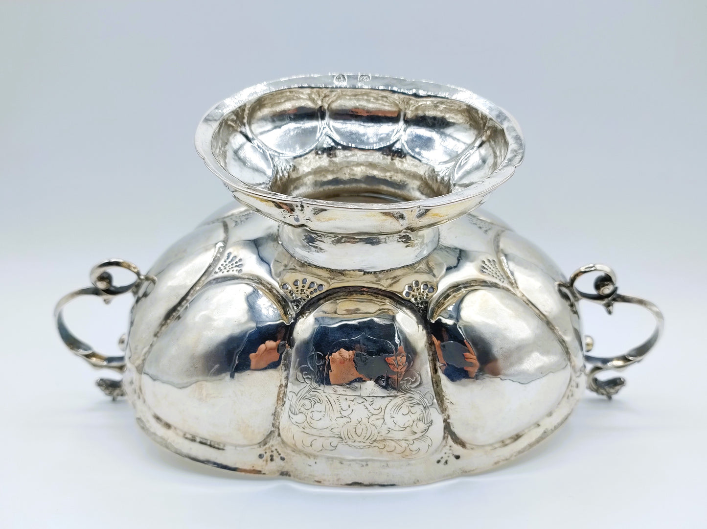 Silver brandy bowl, L. Guidon, Groningen, 1698