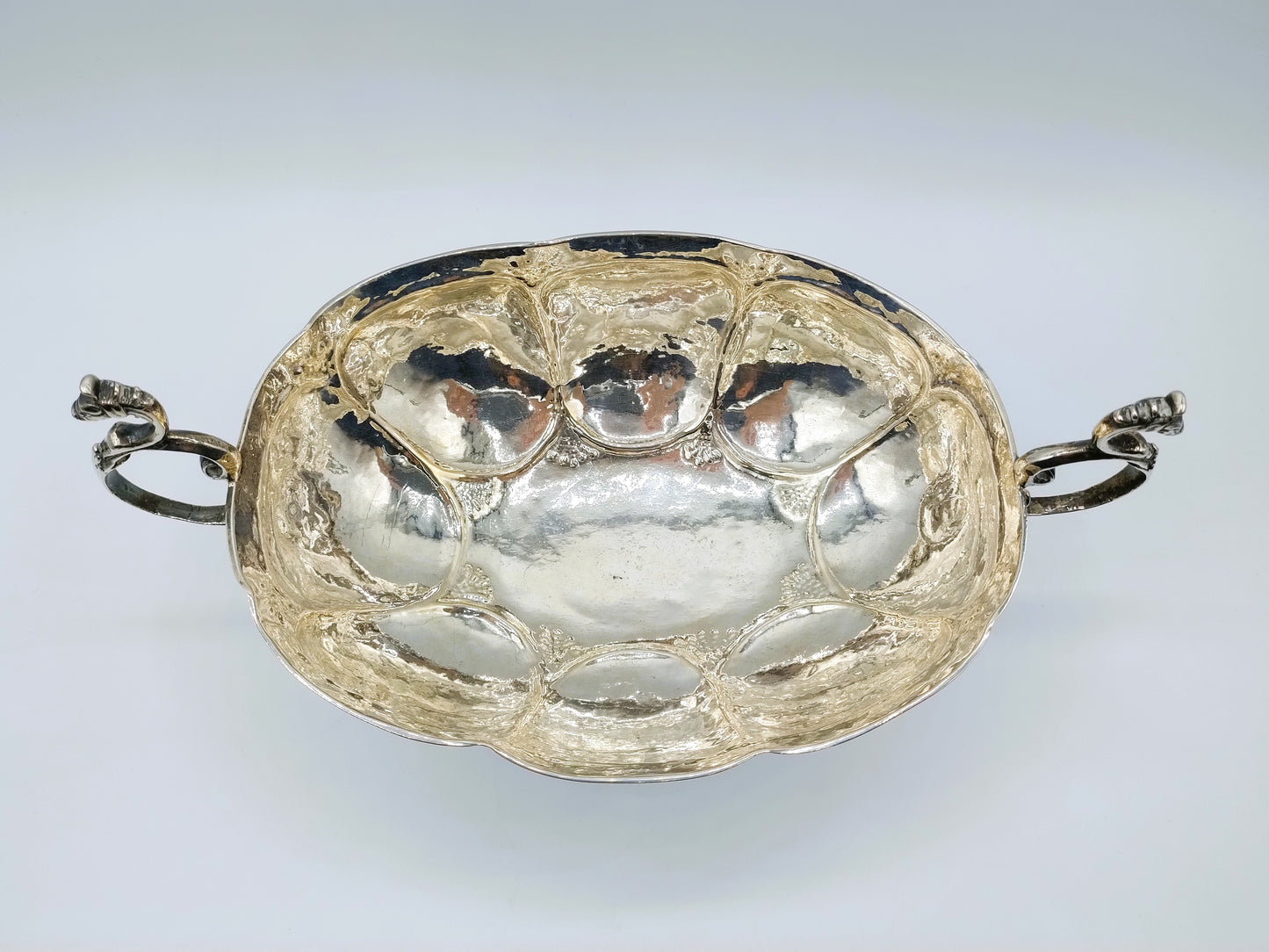 Silver brandy bowl, L. Guidon, Groningen, 1698