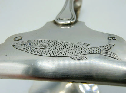 Silver sardine tongs, W. and Middendo Brick, Rotterdam, 1861