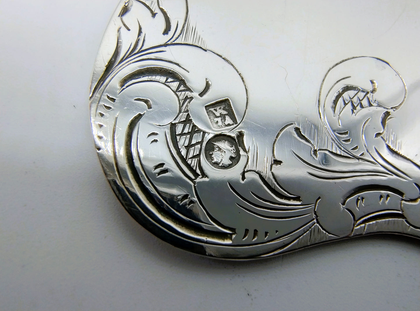Silver fish serving spoon with bone handle, JM van Kempen, Utrecht, 1845