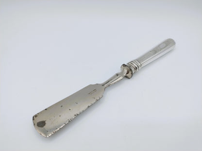 Kaasmes met zilveren heft, A.G. Berg, Riga, 1899