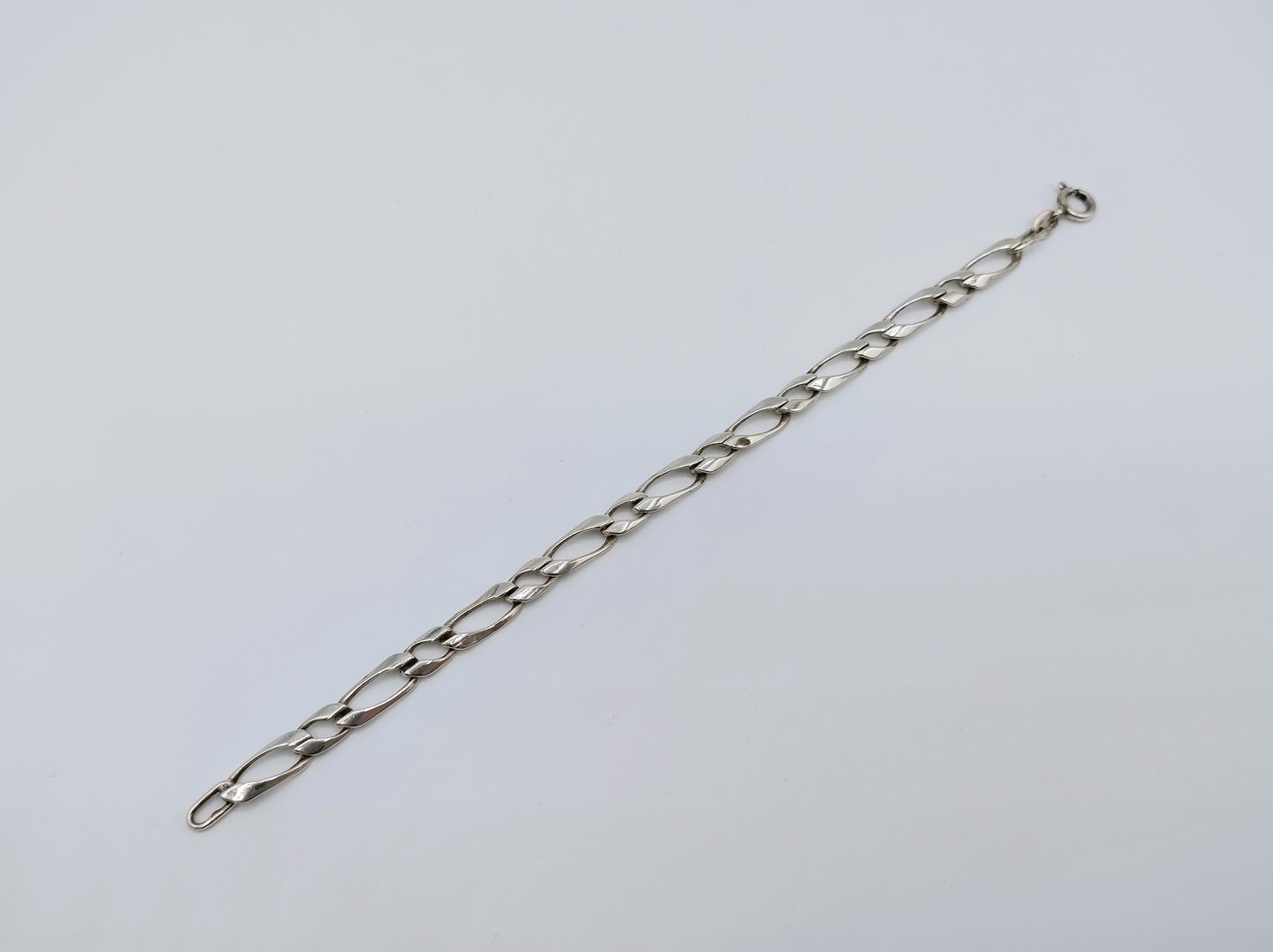 Zilveren unisex figaro schakel armband, 17 cm.
