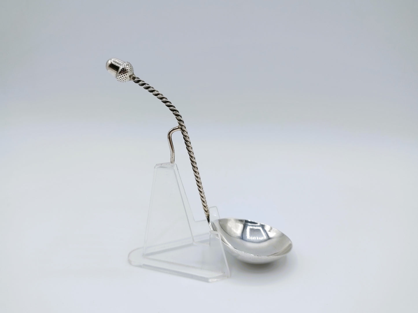 Zilveren roomlepel met eikel, J.H. van der Meulen, Joure, 1971