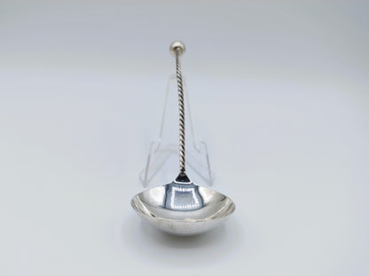 Zilveren roomlepel met eikel, J.H. van der Meulen, Joure, 1971