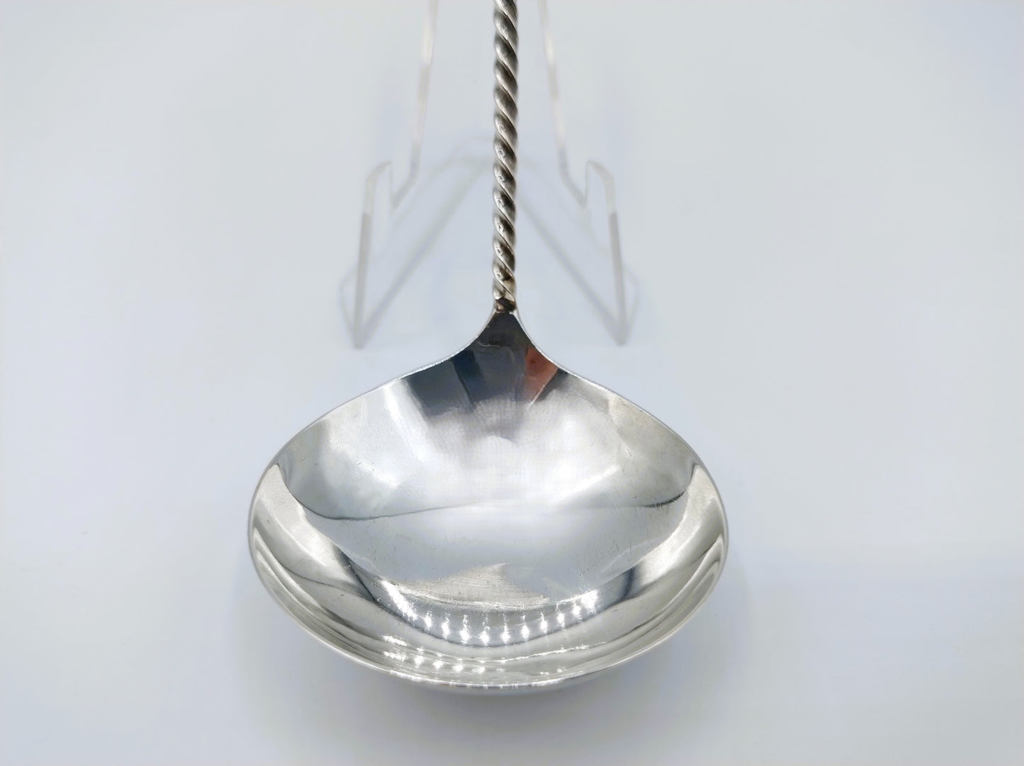 Zilveren roomlepel met eikel, J.H. van der Meulen, Joure, 1971