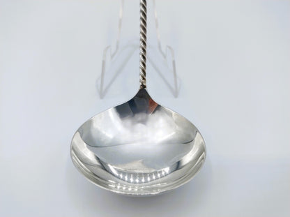 Zilveren roomlepel met eikel, J.H. van der Meulen, Joure, 1971