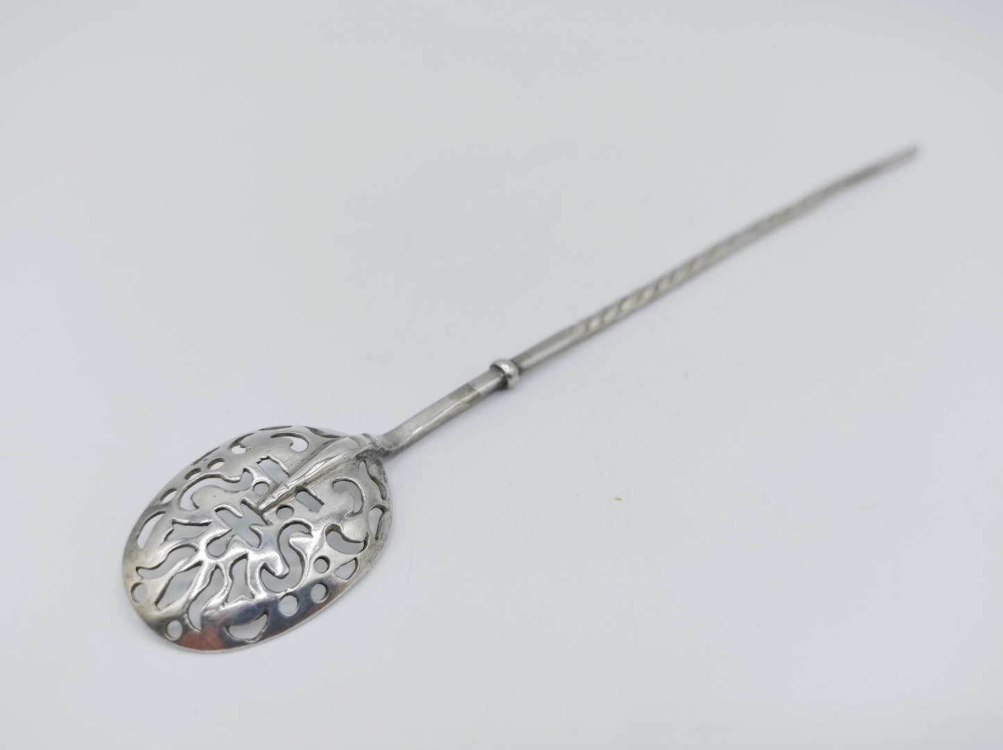 Zilveren theezeef of mote lepel, 18e eeuws