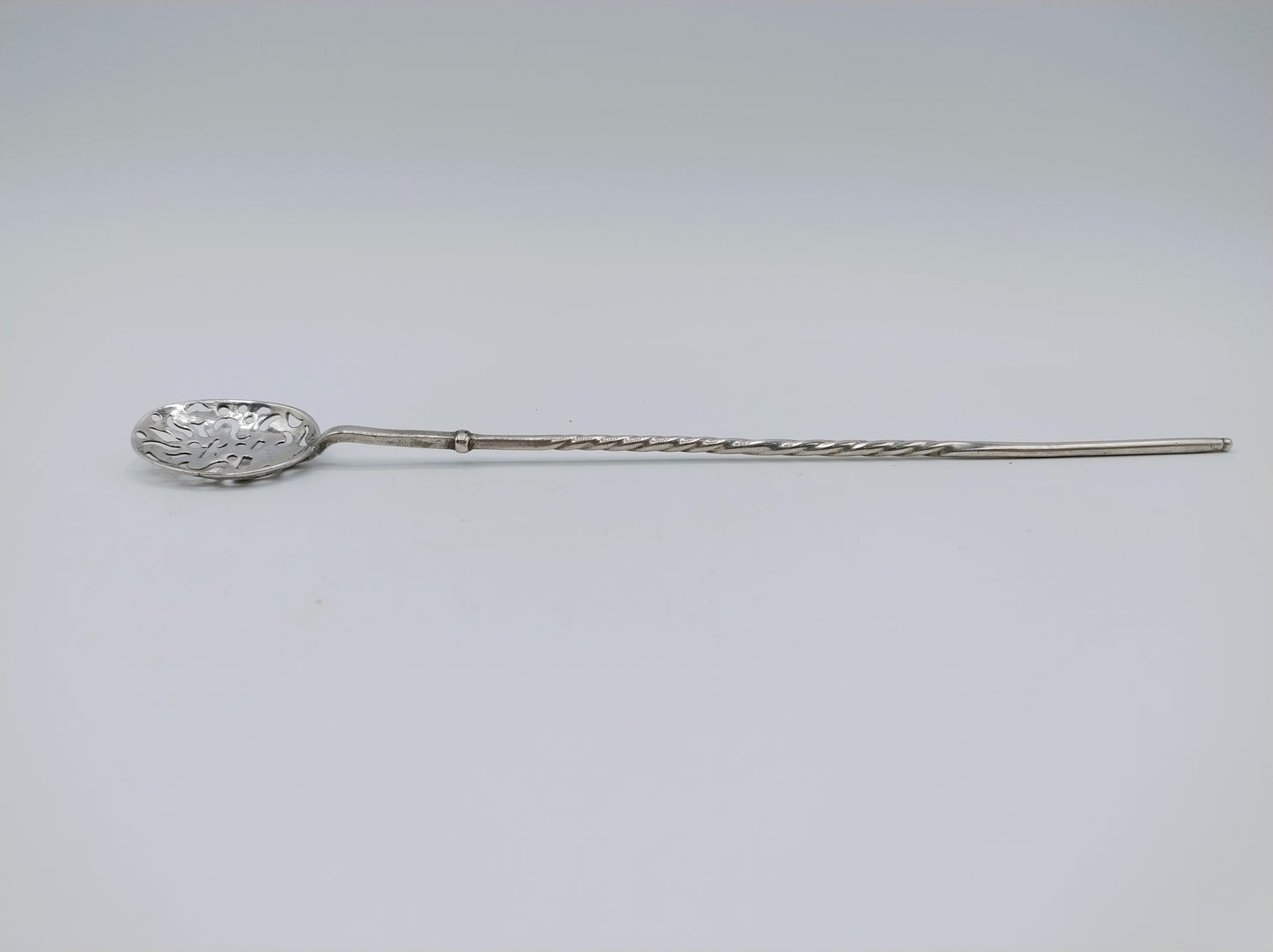 Zilveren theezeef of mote lepel, 18e eeuws