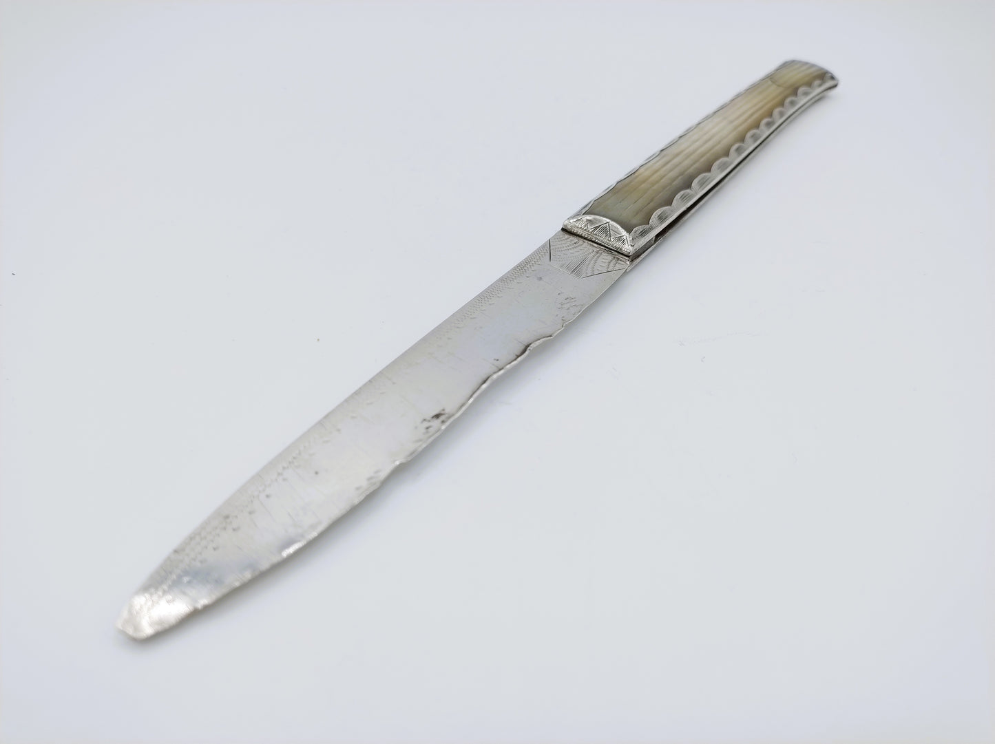 Silbernes Taschenmesser mit Perlmuttgriff, 18. Jahrhundert?