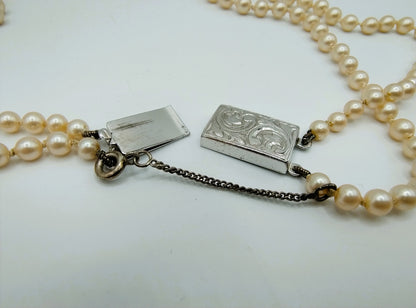 Pearl necklace with silver clasp, 44 cm