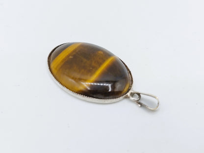 Zilveren hanger met tijgeroog