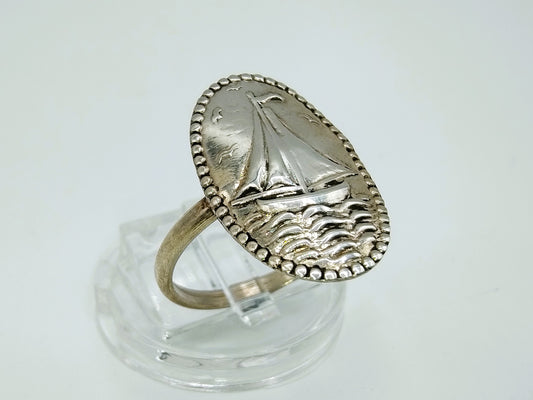 Zilveren vintage ring met zeilboot, D.J. Deumers, Schoonhoven, 18 mm