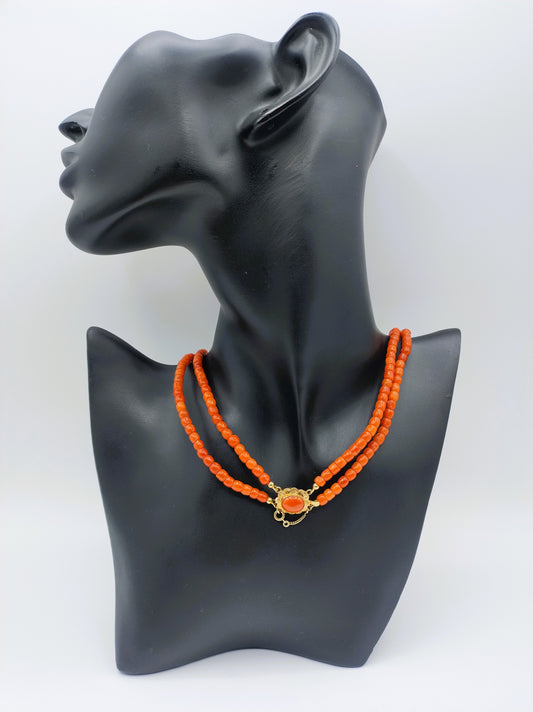 Bloedkoralen ketting met gouden slot, Amsterdam, 40-44 cm