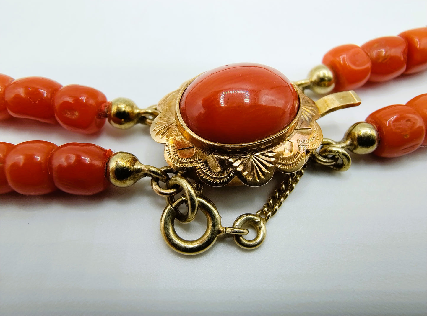 Rote Korallenkette mit Goldverschluss, Amsterdam, 40-44 cm