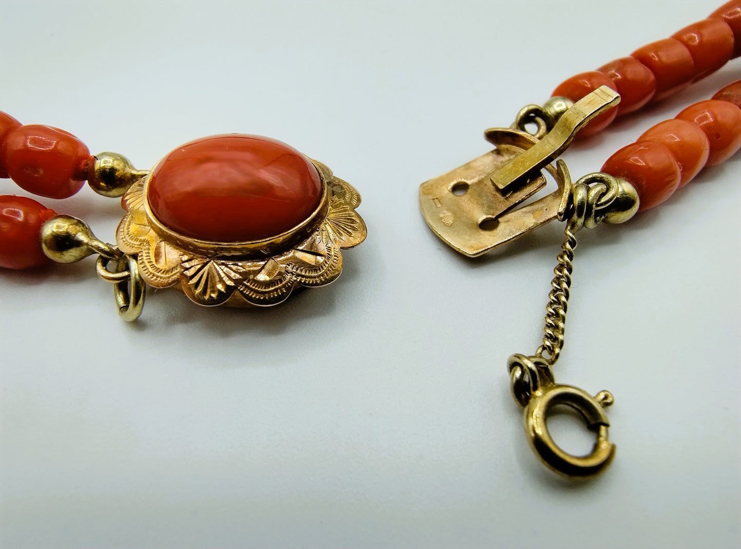 Rote Korallenkette mit Goldverschluss, Amsterdam, 40-44 cm
