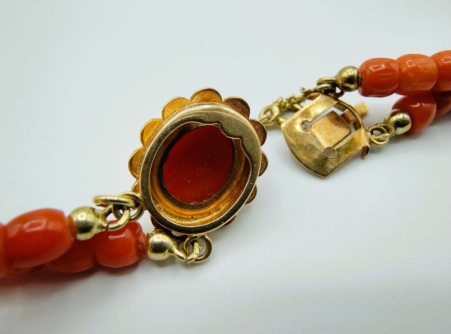 Rote Korallenkette mit Goldverschluss, Amsterdam, 40-44 cm