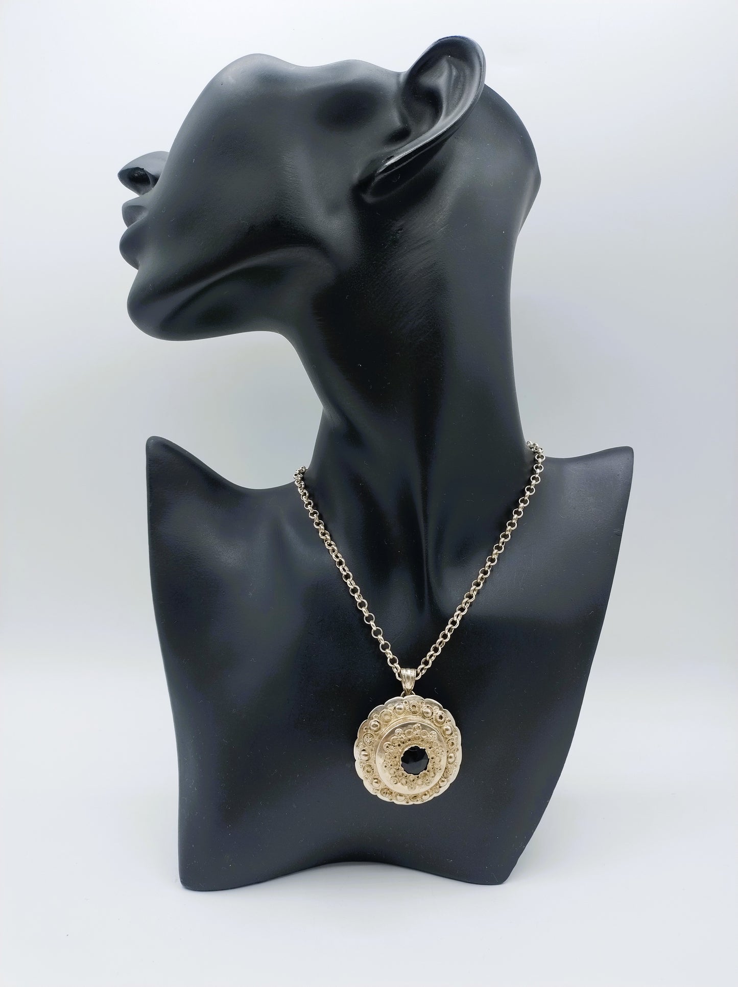 Zilveren jasseronketting met klederdracht hanger, J. van den Berg, Kampen, ca. 1915