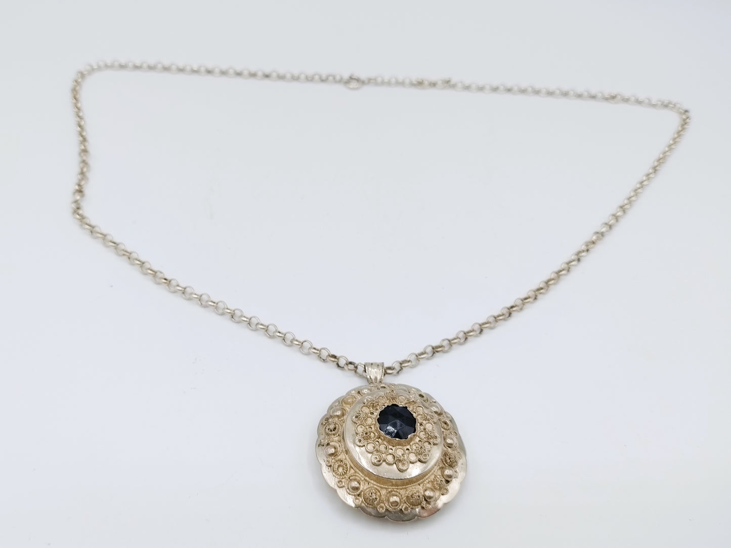 Zilveren jasseronketting met klederdracht hanger, J. van den Berg, Kampen, ca. 1915