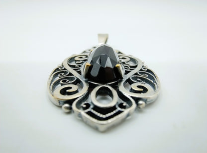 Vintage zlveren hanger met granaat, 835