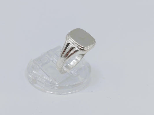 Silver signet ring, 16 mm