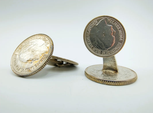 Silberne Manschettenknöpfe zu 10 und 25 Cent, Wilhelmina
