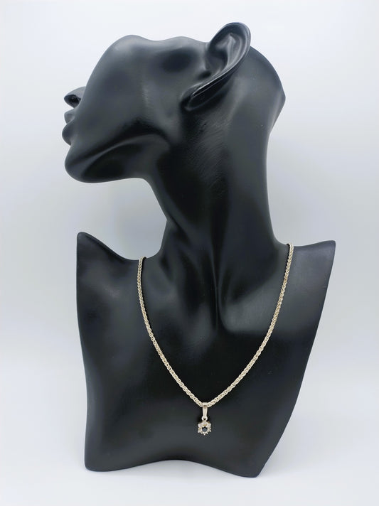 Zilveren koordcollier met hanger, 45,5 cm.