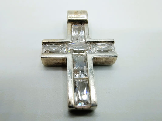 Zilveren kruishanger met zirkonia, 925