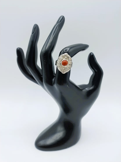 Zilveren ring met rode steen, 18 mm
