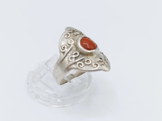 Zilveren ring met rode steen, 18 mm