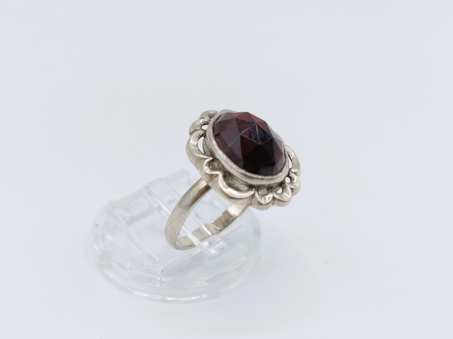 Silberring mit Granat, 18,5 mm