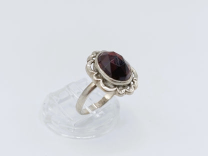 Silberring mit Granat, 18,5 mm