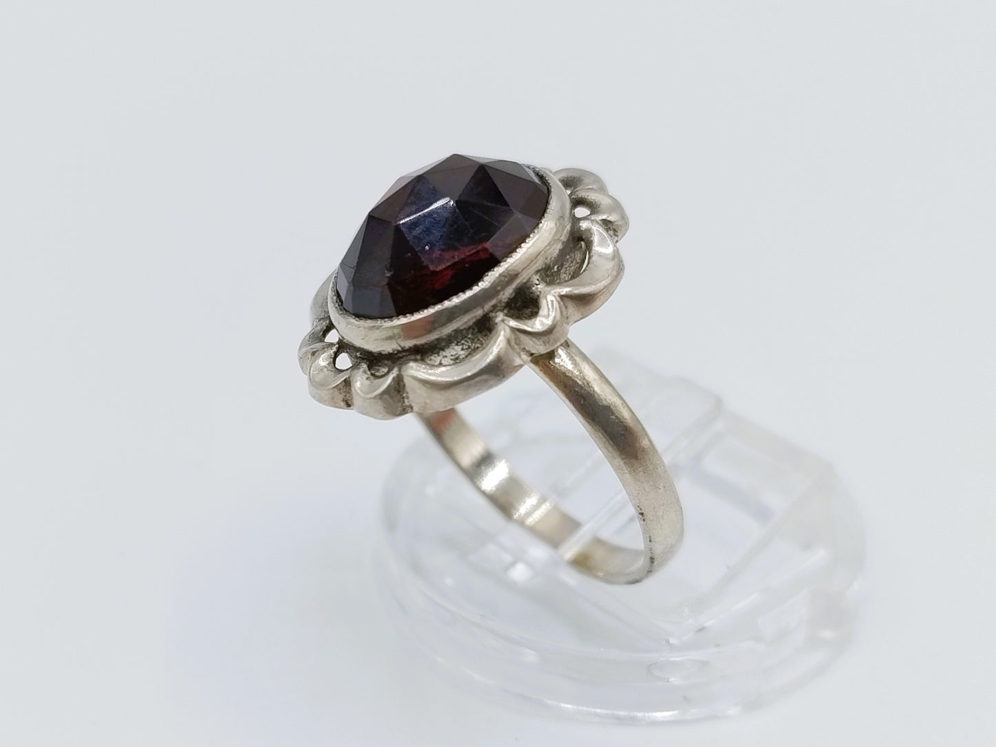 Silberring mit Granat, 18,5 mm