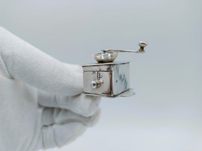 Zilveren miniatuur koffiemolen, P. Somerwil II, Amsterdam, 1767