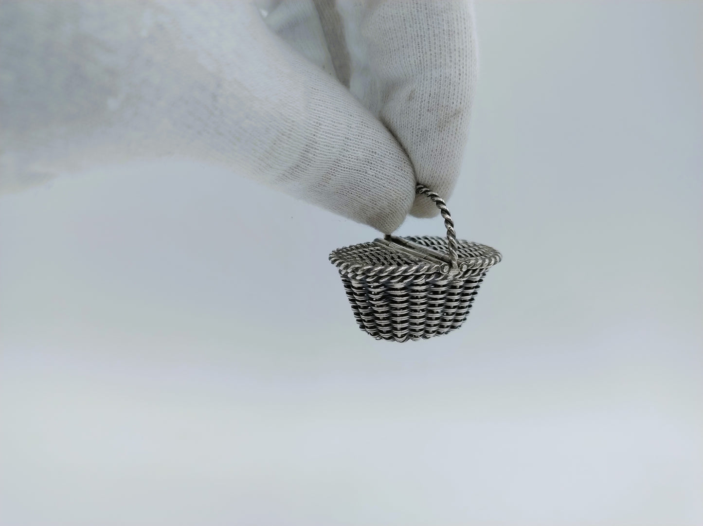Zilveren miniatuur mand, 19e eeuws